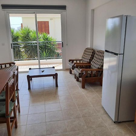 Lovely Apartment At The City Center Of Пафос Екстериор снимка